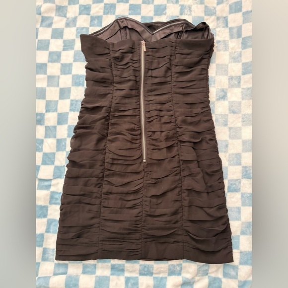 Elegant Black H&M Ruched Dress - Picture 2 of 3